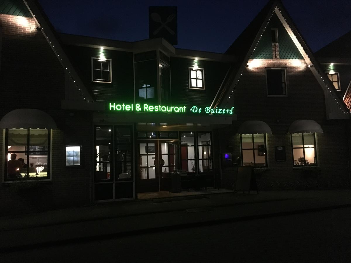 Hotel Restaurant De Buizerd Langedijk Exterior photo