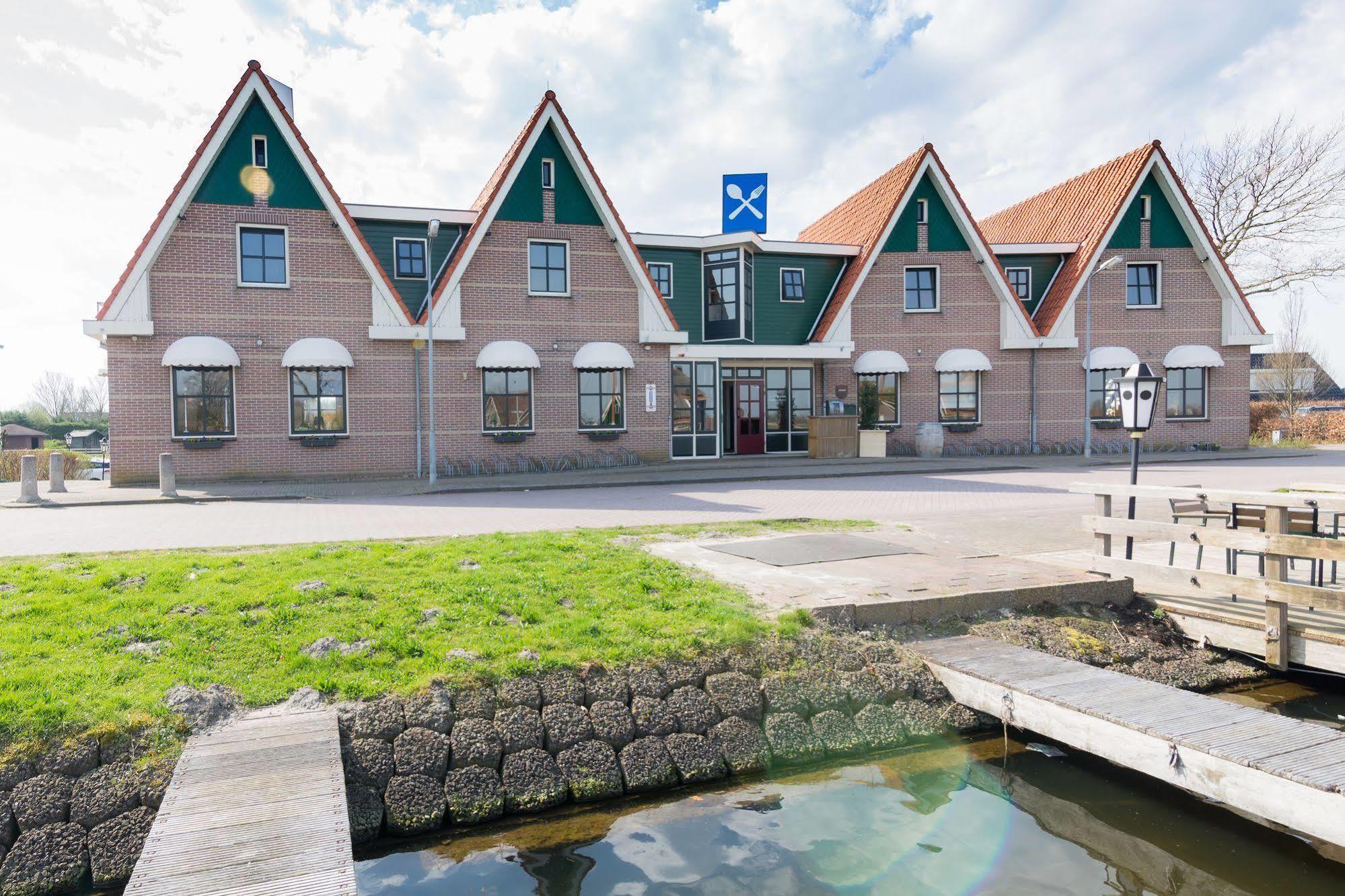 Hotel Restaurant De Buizerd Langedijk Exterior photo