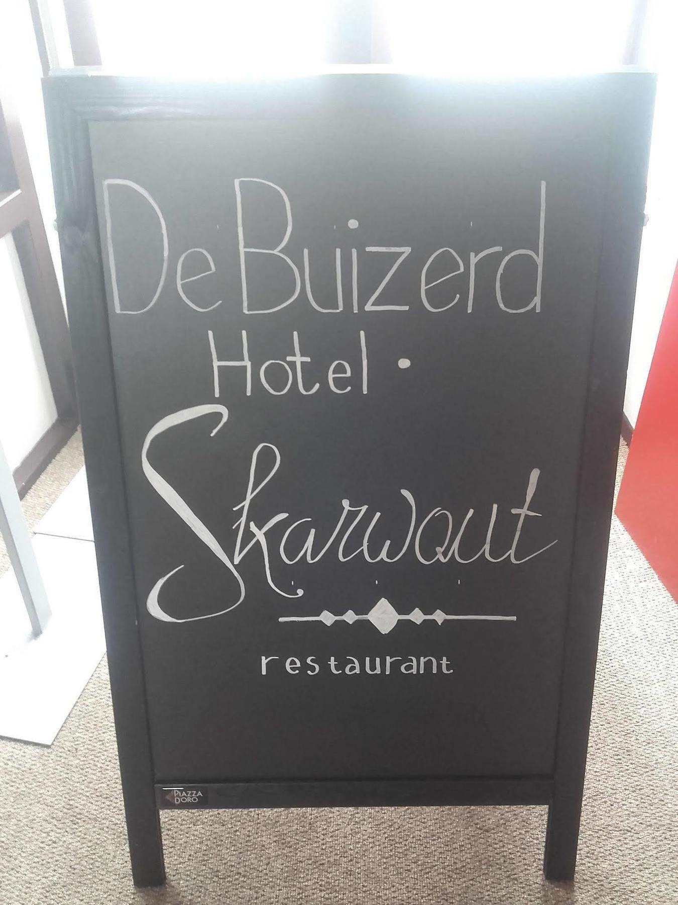 Hotel Restaurant De Buizerd Langedijk Exterior photo